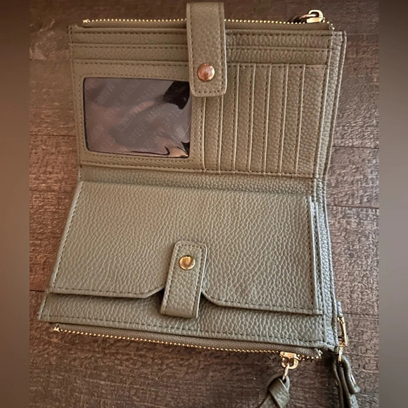 Steve Madden wristlet, like new - Picture 4 of 6